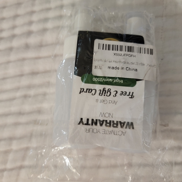 🆕️🛍 Silicone Spray Bottles 🆕️🛍 - Picture 3 of 3